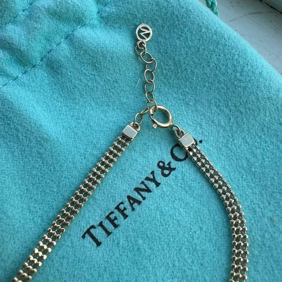 Mejuri Triple Bead Gold Chain Bracelet - 14k yellow gold - Picture 5 of 8